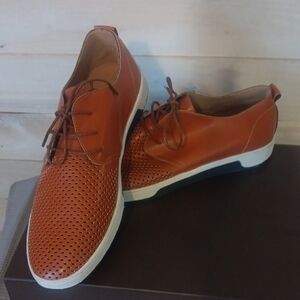 Men's Tan Leather Perforated Oxfords